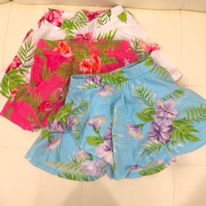 🌺3 pack of tropical skorts
